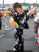 Paddock-Girls-1_100.jpg
