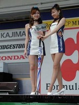 Paddock-girls-7_33.jpg